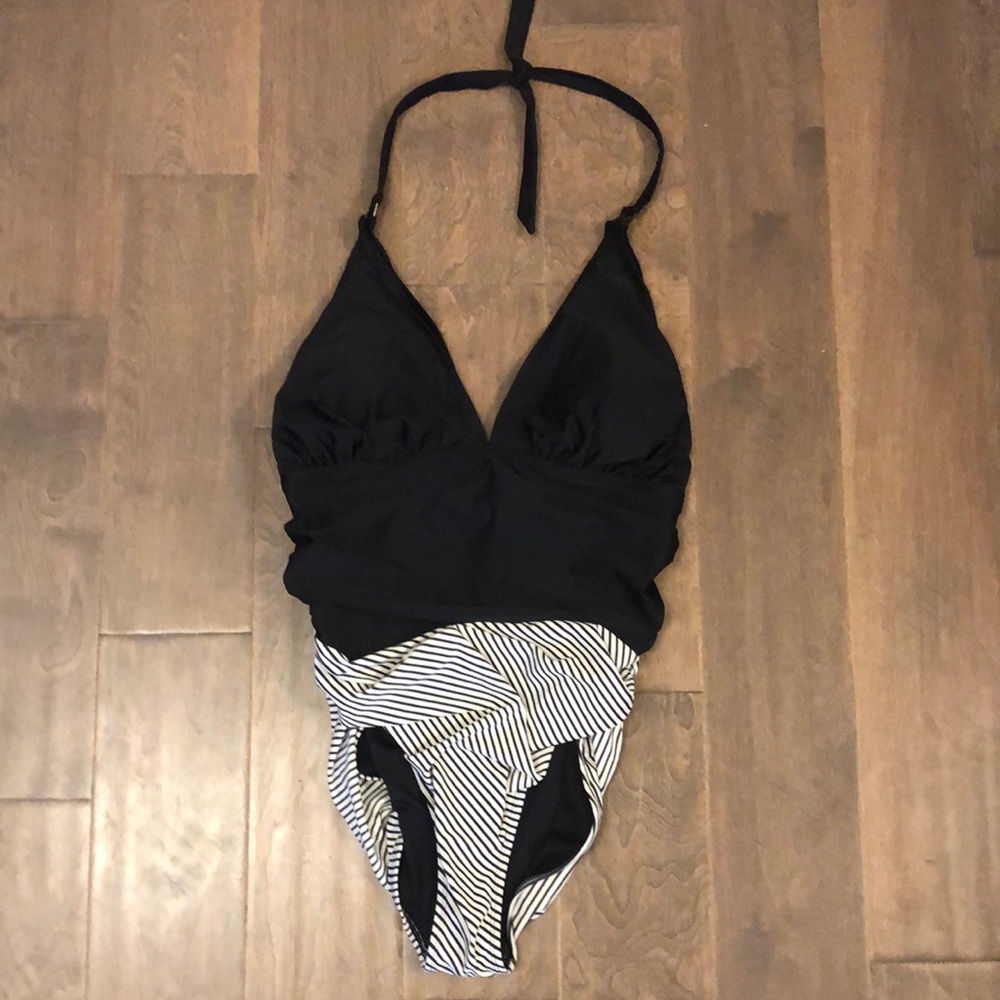 Move Mama nursing swimsuit